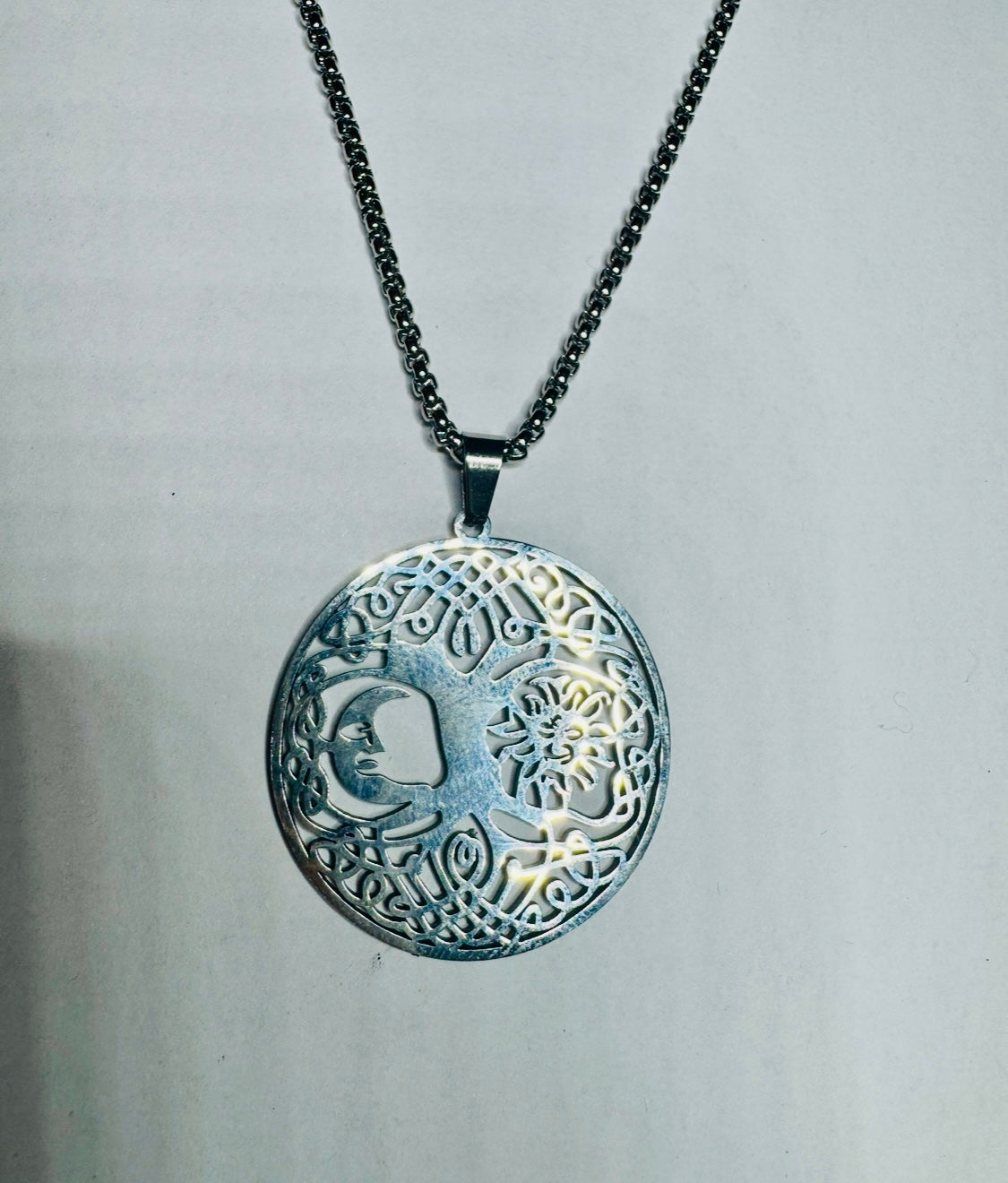 Collar de acero inoxidable con colgante de árbol de la vida, amuleto de la suerte, sol y luna